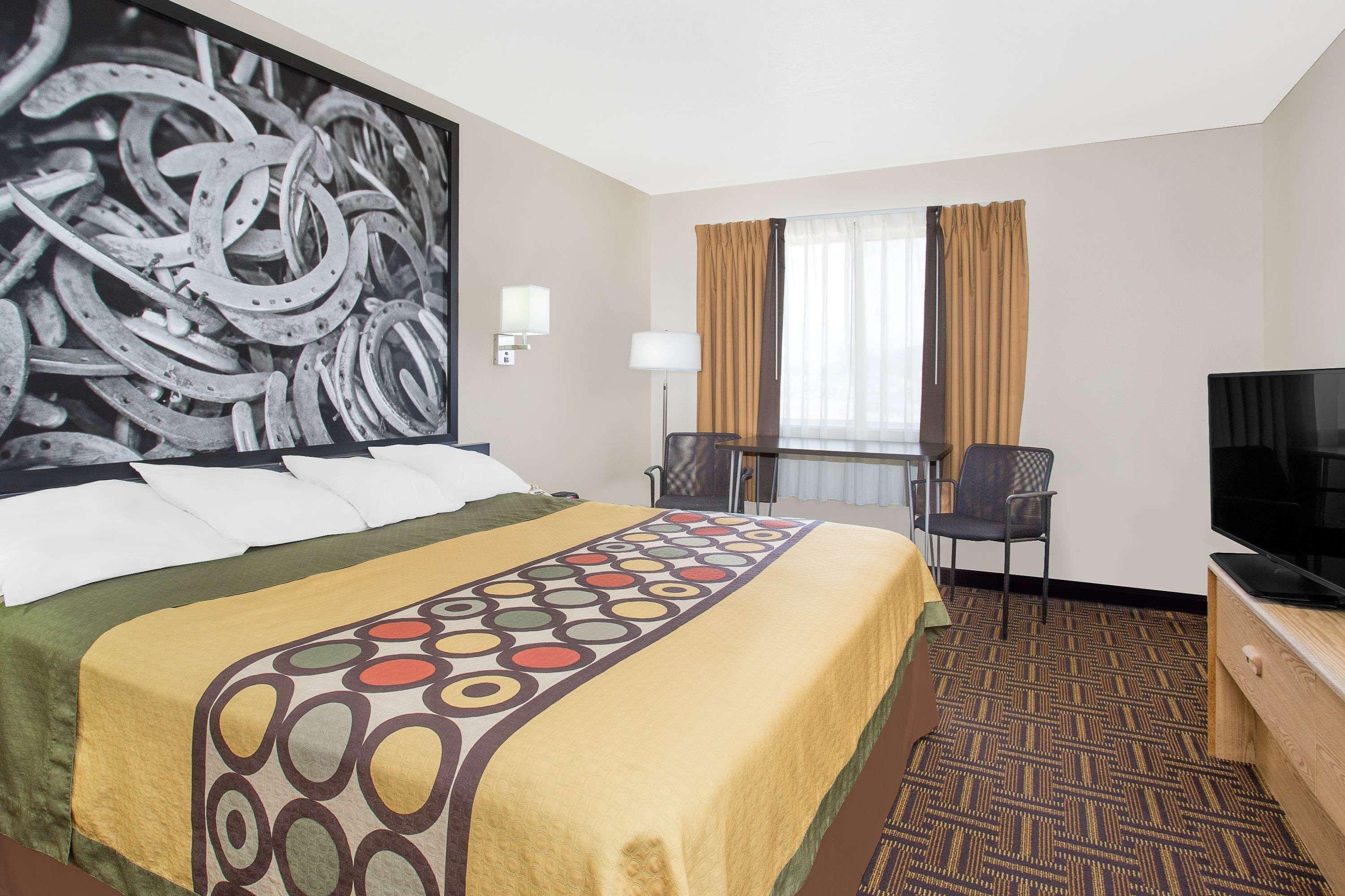 Super 8 By Wyndham Bloomfield Otel Dış mekan fotoğraf